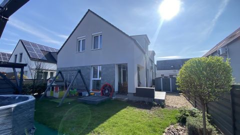 Eladó Ház 2225 Üllő Rendezett kertvárosi részen, remek lokáció!