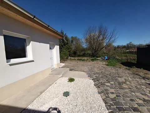 Eladó Ház 2191 Bag Petőfi tér  környéke