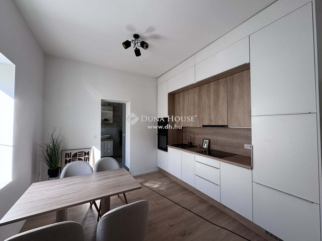 7621 Pécs — 1/11