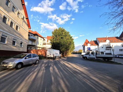 Eladó Lakás 2151 Fót 