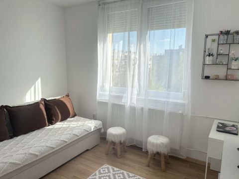 Eladó Lakás 2900 Komárom , Csillag Lakótelep 