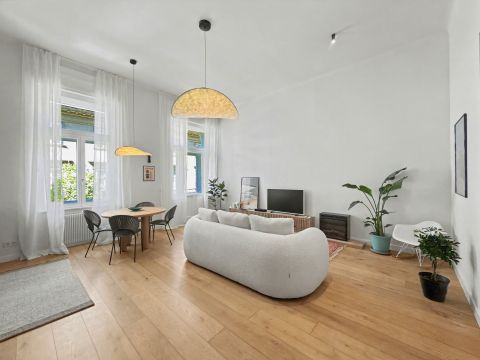 Eladó Lakás 1051 Budapest 5. kerület 