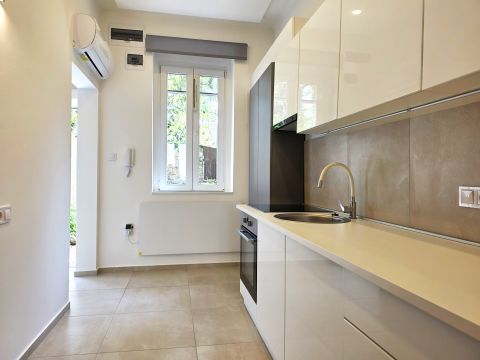 Eladó Lakás 7623 Pécs , Egyetemvárosi felújított garzon lakás