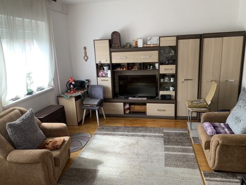 Eladó Ház 5000 Szolnok Kórház közelében