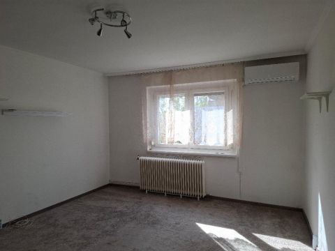 Eladó Lakás 5600 Békéscsaba 5600 Békéscsaba, Kazinczy Ltp