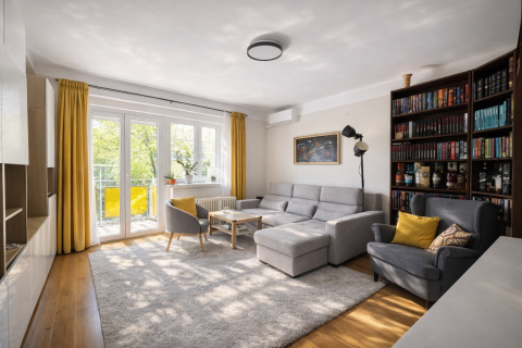 Eladó Lakás 1046 Budapest 4. kerület , IV. Újpest Szent László tér 2 szoba + konyha, fszt. tégla