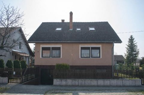 Eladó Ház 9011 Győr , 9029 Győr, Révfalu