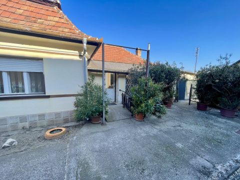 Eladó Ház 2730 Albertirsa Csendes utcában