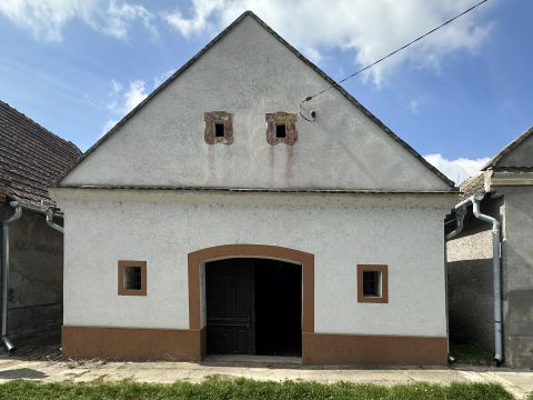 Eladó Mezőgazdasági 6345 Nemesnádudvar , központi elhelyezkedés