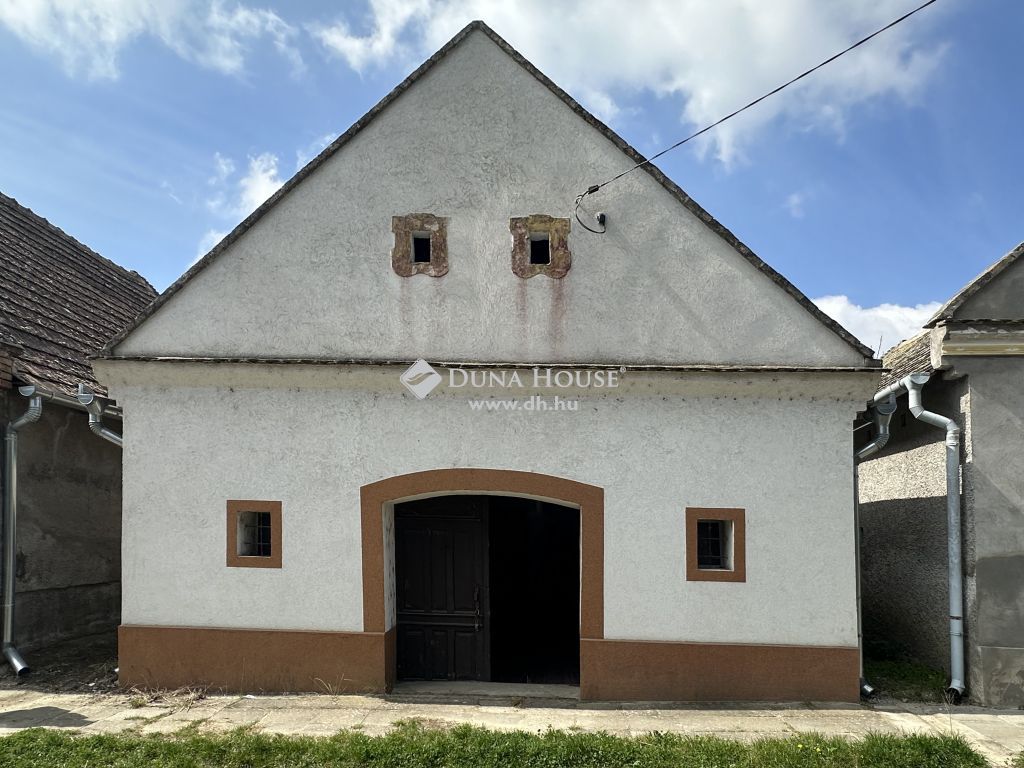 6345 Nemesnádudvar , központi elhelyezkedés — 1/6