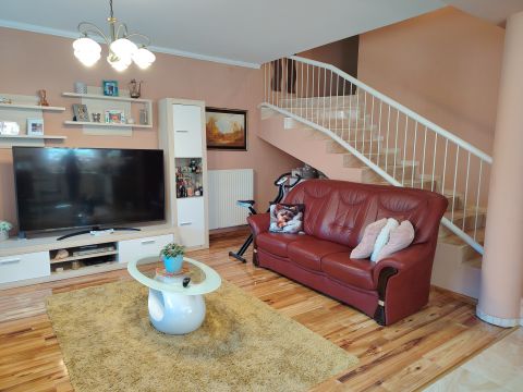 Eladó Lakás 8000 Székesfehérvár , Feketehegyen lakóparki lakás