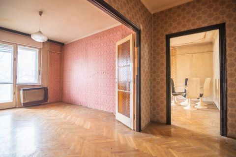 Eladó Lakás 1012 Budapest 1. kerület Vár szoknyájánál, erkélyes lakás, 4 szobával, garázzsal