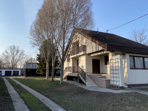 Eladó Ház 2700 Cegléd , Nincs cím