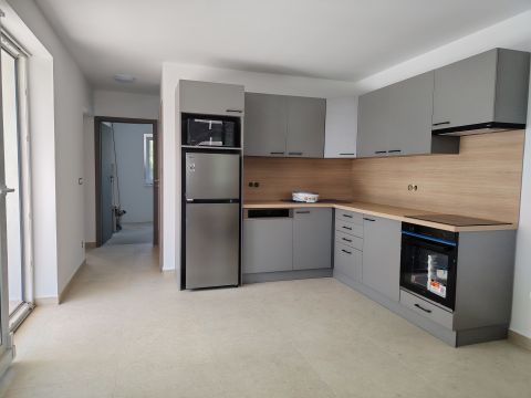 Eladó Ház 8648 Balatonkeresztúr , Hullám utcai strandtól 10 percre újépítésű nyaraló (A)