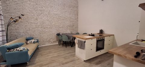 Kiadó Lakás 1064 Budapest 6. kerület , Kiadól lakás az Oktogon közelében.