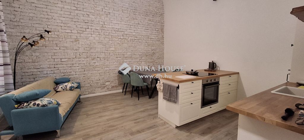 For rent Flat Budapest VI. kerület, 