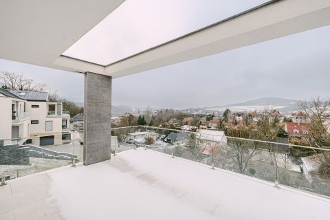 Eladó Ház 2096 Üröm 