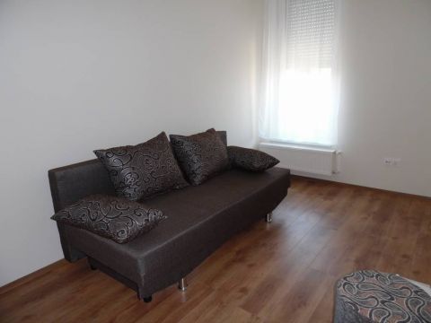 Kiadó Lakás 4025 Debrecen Belvárosi berendezett albérlet.