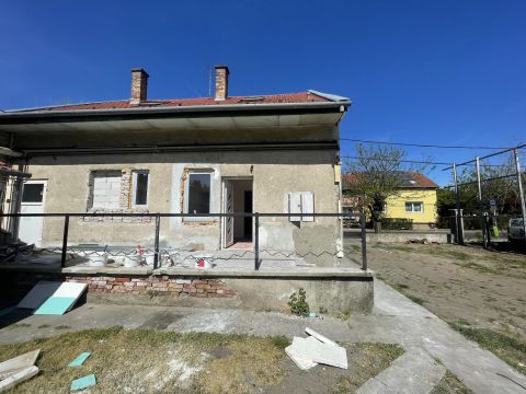 Eladó Ház 1196 Budapest 19. kerület 