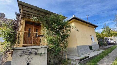 Eladó Ház 2473 Vál , 2473 Vál, Fő út
