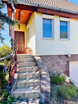 Eladó Ház 2000 Szentendre Izbég