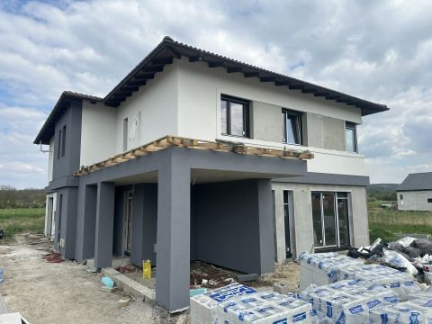Eladó Lakás 8623 Balatonföldvár , Új parcellázású lakóövezetben, luxus lakás saját kertrésszel