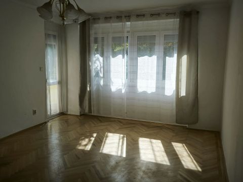 Kiadó Lakás 9022 Győr , Győr Belvárosában 2 szobás bútorozatlan lakás kiadó!