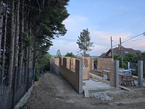 Eladó Ház 2049 Diósd , Letisztult formák és színek