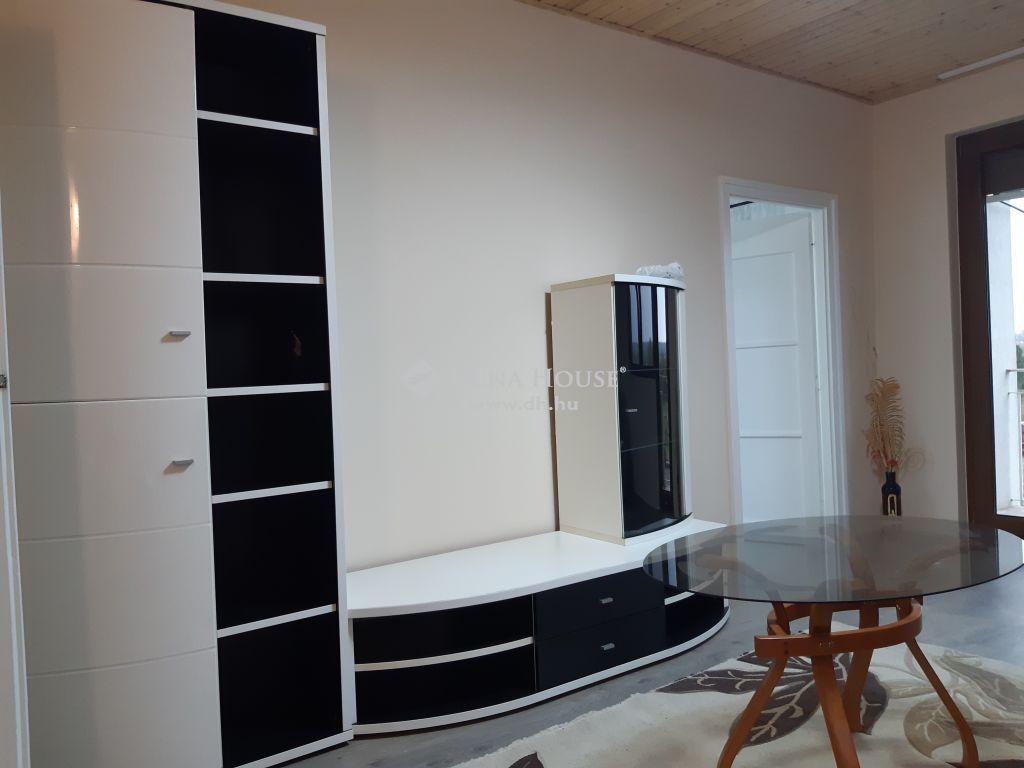 7626 Pécs — 1/11