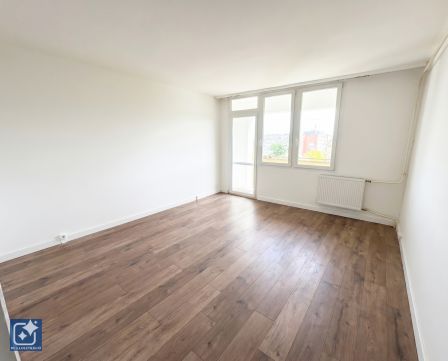 Eladó Lakás 2310 Szigetszentmiklós HÉV és központ közelében !