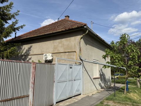 Eladó Ház 5600 Békéscsaba , Bánát utca közeláben