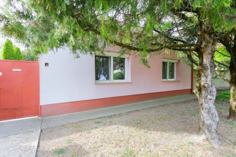 Eladó Ház 9222 Hegyeshalom , Kossuth Lajos Utca környéke