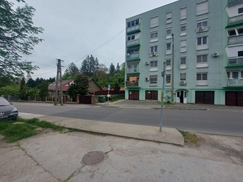 Eladó Lakás 7300 Komló , 7300 Komló, Kossuthakna