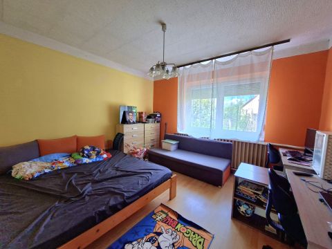 Eladó Ház 2433 Sárosd Csendes, rendezett utcában, 2 szintes, 3+1szobás családi ház