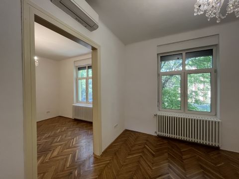 Eladó Lakás 1105 Budapest 10. kerület , 10. ker kertvárosi környezetben felújított lakás kis kerttel