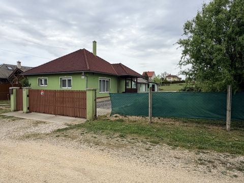 Eladó Ház 9915 Nádasd 