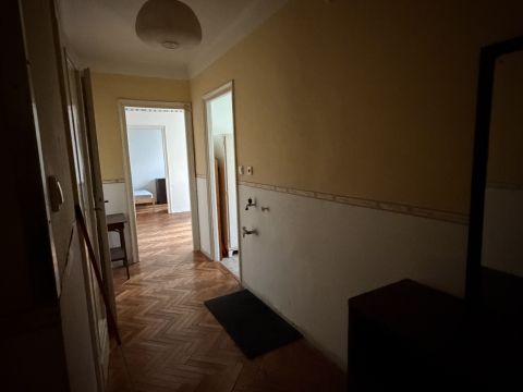 Eladó Lakás 1035 Budapest 3. kerület Flórián tér közelében