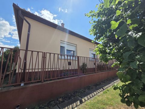 Eladó Ház 5051 Zagyvarékas 