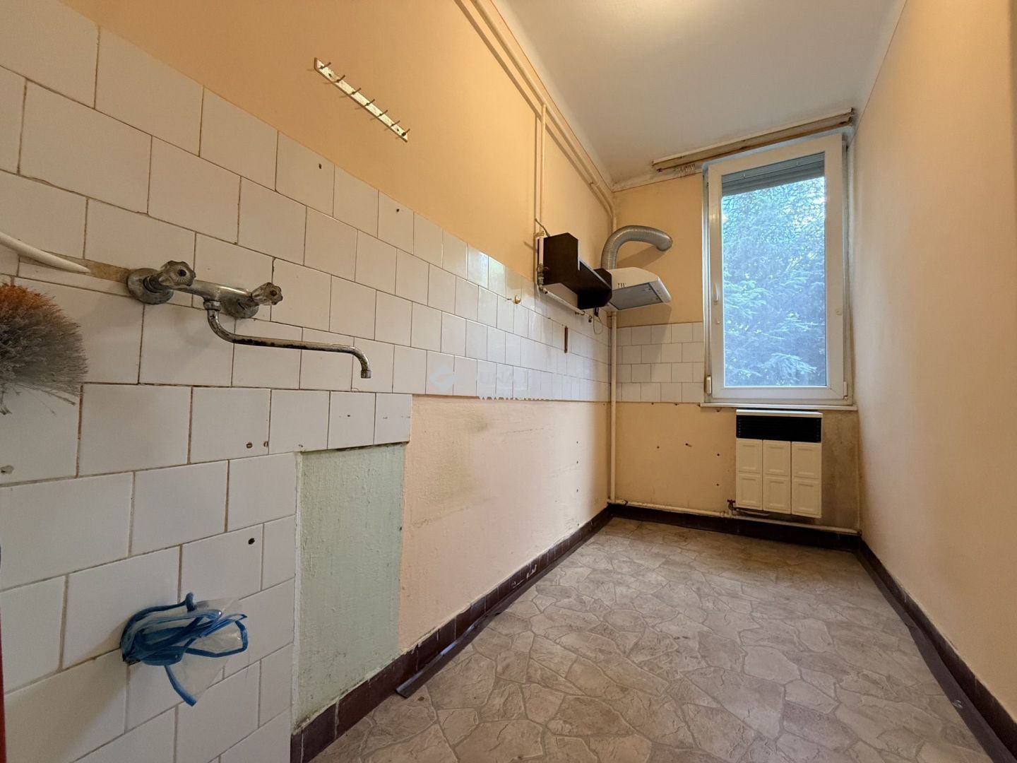Első emeleti, háromszobás téglalakás Kalocsán – LK092472