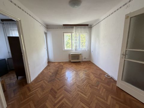 Eladó Lakás 1035 Budapest 3. kerület , Flórián tér közelében