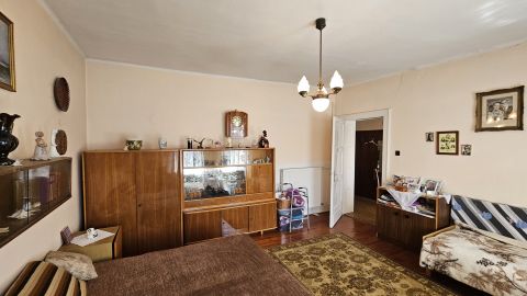 Eladó Ház 8000 Székesfehérvár , Budai úton ritka lehetőség!