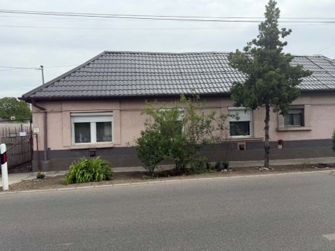 Eladó Ház 2220 Vecsés Vasútállomás közelében