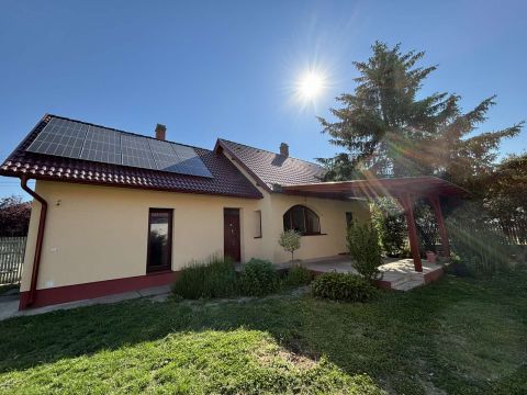 Eladó Ház 6050 Lajosmizse 