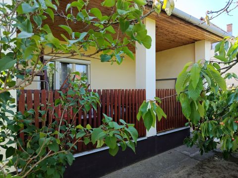 Eladó Ház 4002 Debrecen , Róka utca kertvárosias környezet, jó szomszédok