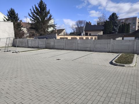 Eladó Parkoló 2900 Komárom 