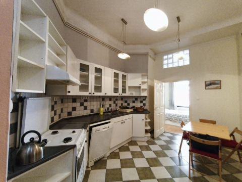 Eladó Lakás 1054 Budapest 5. kerület 