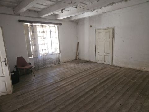 Eladó Ház 7000 Sárbogárd , Központi helyen