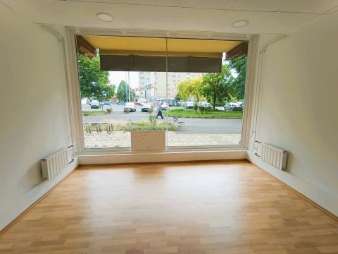 Eladó Üzlethelyiség 9700 Szombathely , Szombathely Belváros