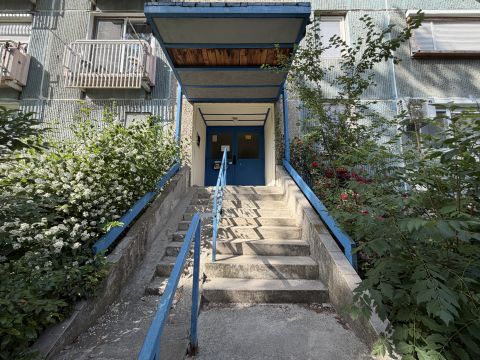 Eladó Lakás 1039 Budapest 3. kerület Békásmegyer - Duna felőli oldalán, közel a piachoz