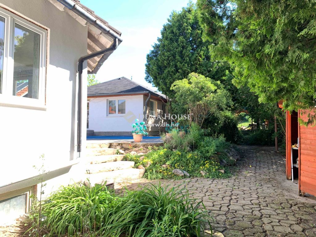 2473 Vál , Vál központi részéhez közel, mégis csendes utcában — 1/49
